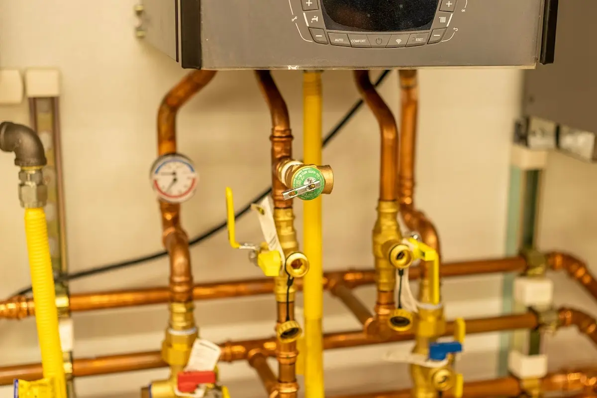 Licensed technician providing Slab Leak Repair for a homeowner in Country Club